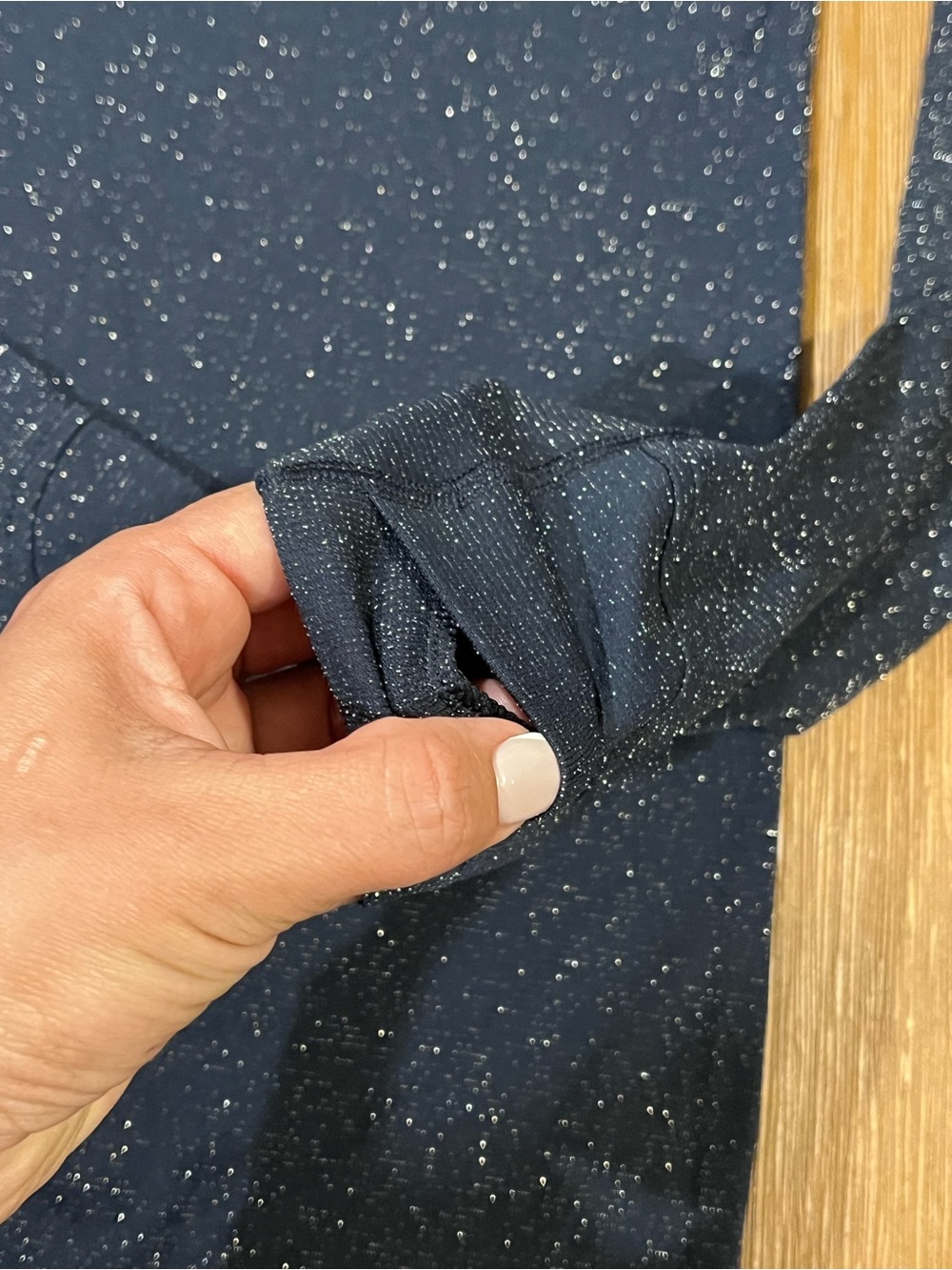 Athleta Momentum Shine Top Navy Blue Metallic Sparkle Seamless Shirt Size M. - Picture 5 of 7